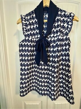 Sleeveless Tommy Hilfiger Top | Sailboat Print | Size Large